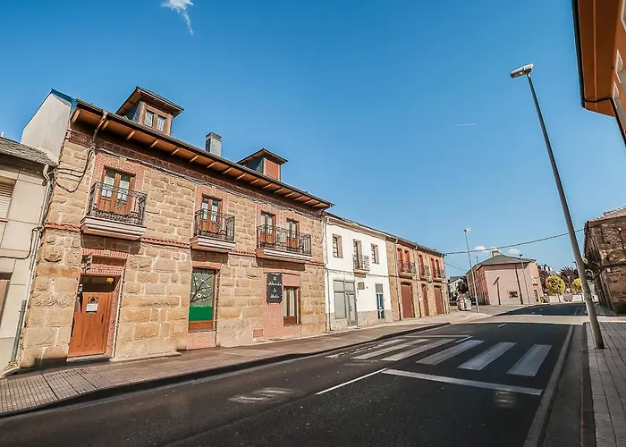 Casa Rural El Almendro De Maria Ponferrada